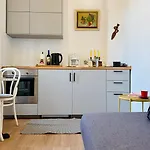 Riva Waterfront Apartman