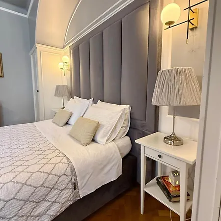Riva Waterfront Apartment *