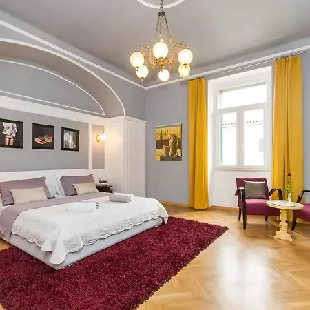 Riva Waterfront Apartman *